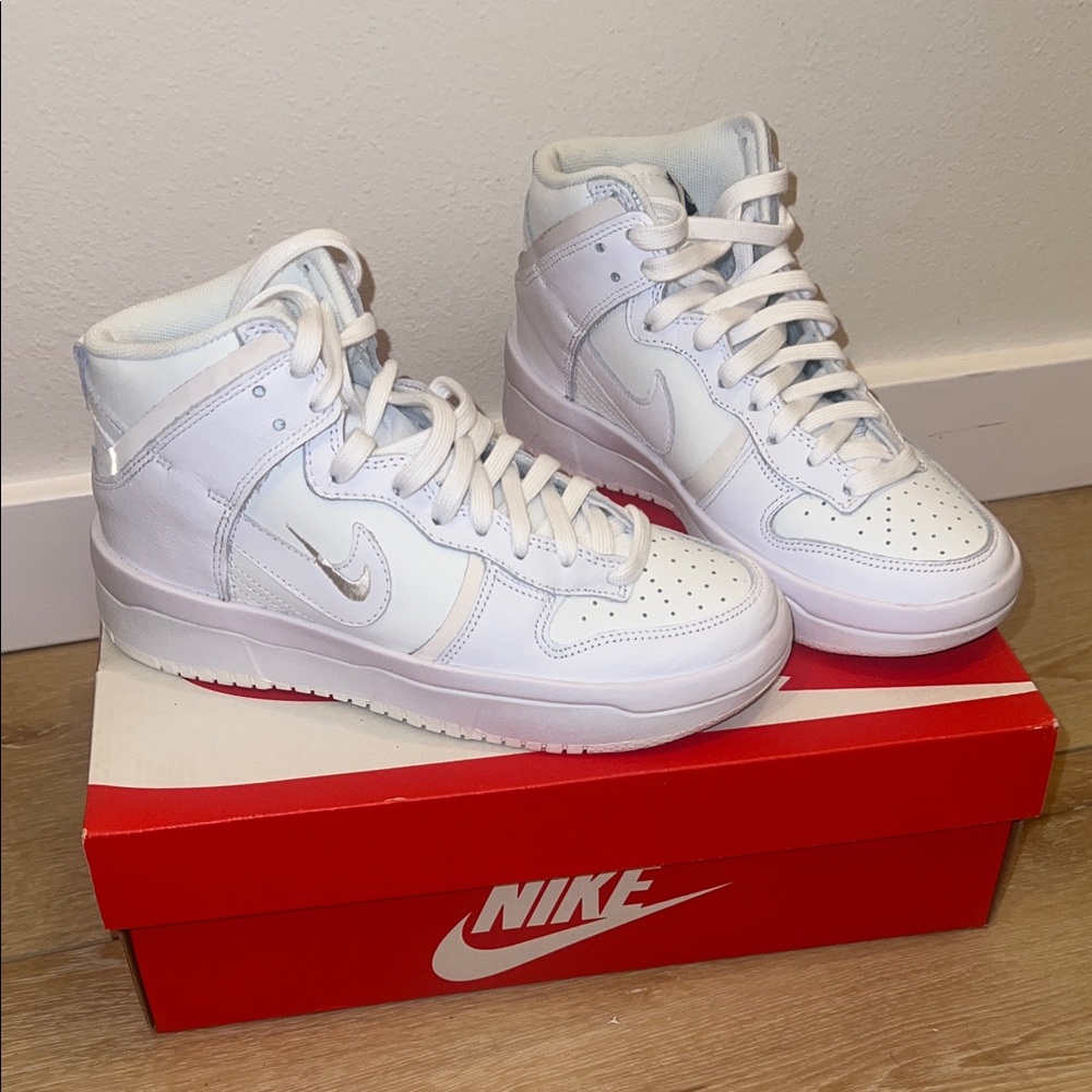 Nike Classic White High-Tops Size 6